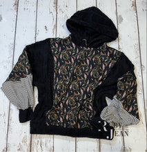 Load image into Gallery viewer, Pullover Hoodie- Snapdragons *Medium*
