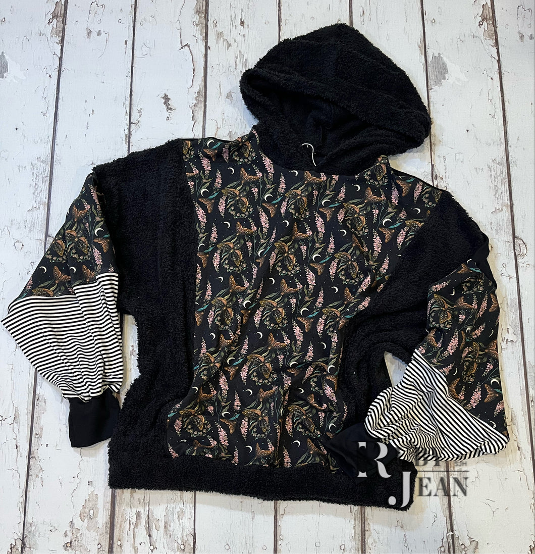 Pullover Hoodie- Snapdragons *Medium*