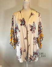 Load image into Gallery viewer, Summer Cardi- White Floral
